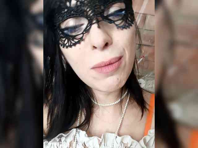 Lady_of_Perfection webcam