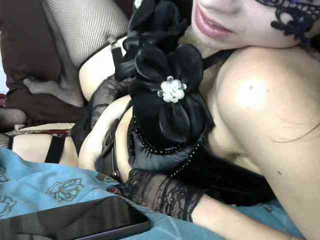 Lady_of_Perfection webcam