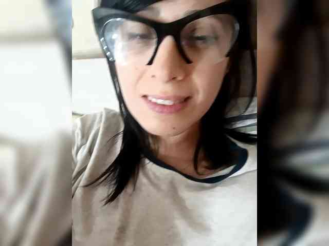 Lady_of_Perfection webcam