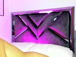 alahiaadams Porn Show