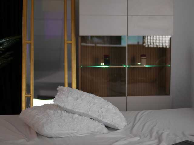 ZenyaNoir's BongaCams show and profile