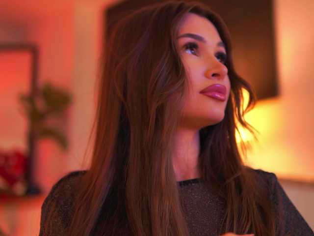 KyssaraPlay's BongaCams show and profile