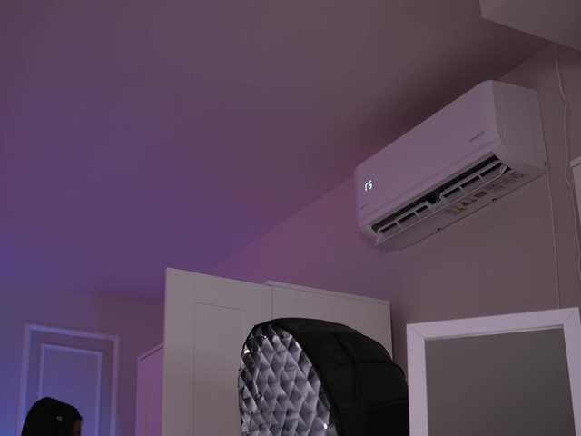 KyssaraPlay's BongaCams show and profile