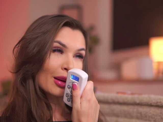 KyssaraPlay's BongaCams show and profile