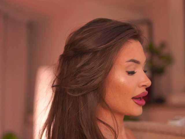 KyssaraPlay's BongaCams show and profile