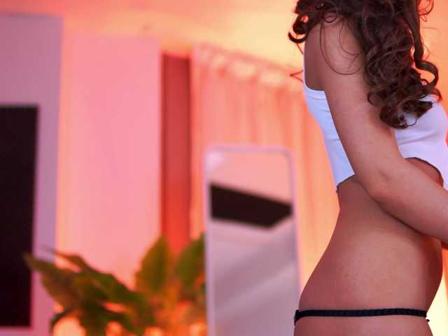 KyssaraPlay's BongaCams show and profile