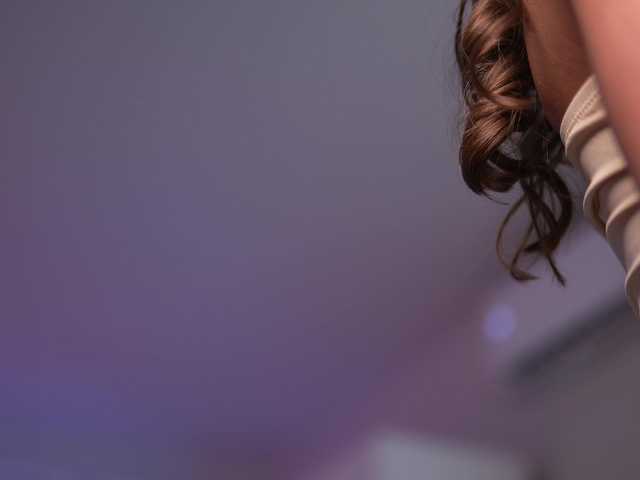 KyssaraPlay's BongaCams show and profile