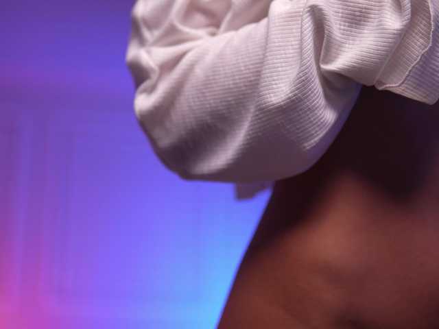 KyssaraPlay's BongaCams show and profile