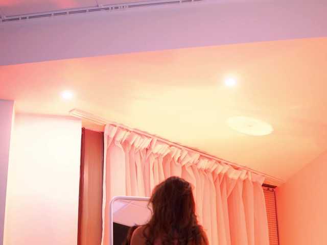 KyssaraPlay's BongaCams show and profile