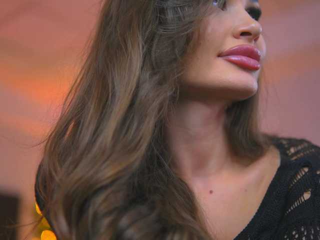 KyssaraPlay's BongaCams show and profile