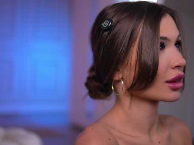 KyssaraPlay's BongaCams show and profile