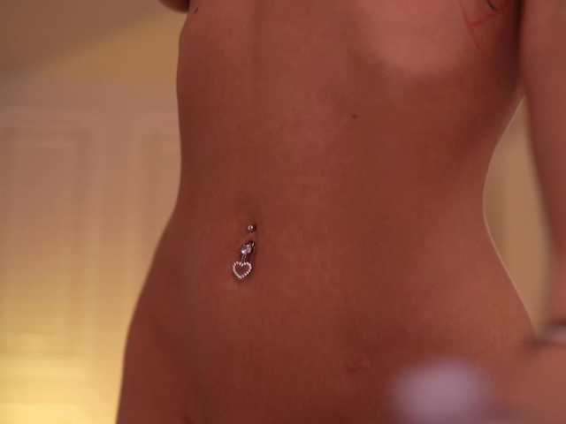 KyssaraPlay's BongaCams show and profile