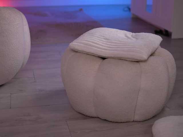 KyssaraPlay's BongaCams show and profile