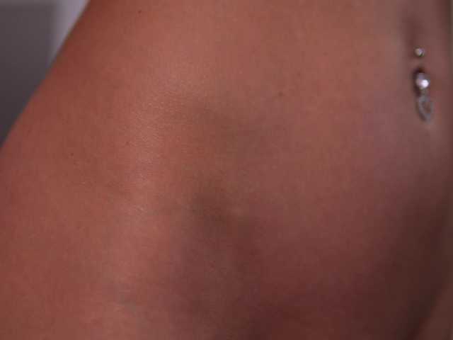 KyssaraPlay's BongaCams show and profile