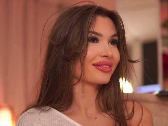 KyssaraPlay's BongaCams show and profile