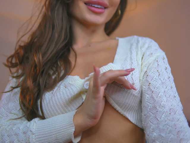 KyssaraPlay's BongaCams show and profile