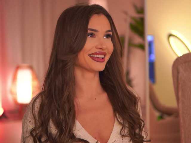 KyssaraPlay's BongaCams show and profile