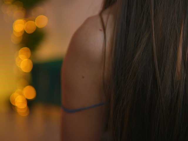 KyssaraPlay's BongaCams show and profile