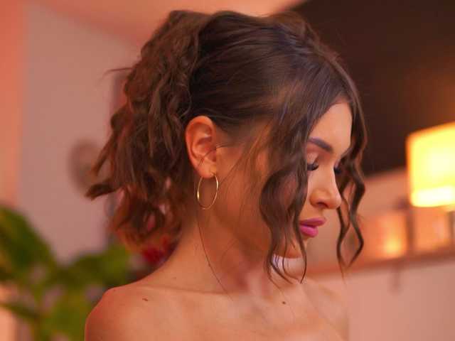 KyssaraPlay's BongaCams show and profile