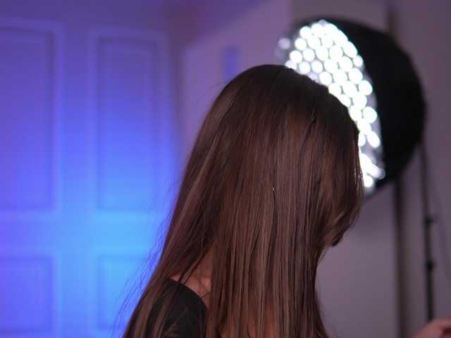 KyssaraPlay's BongaCams show and profile