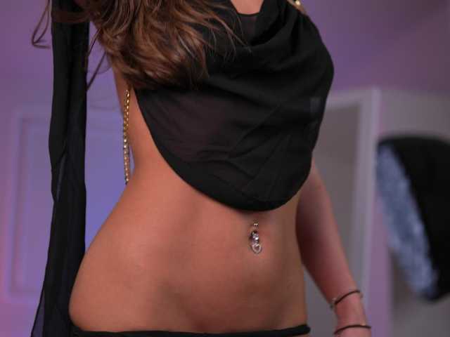 KyssaraPlay's BongaCams show and profile