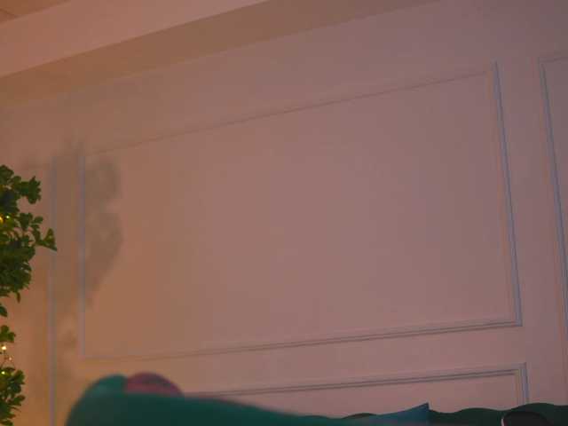 KyssaraPlay's BongaCams show and profile