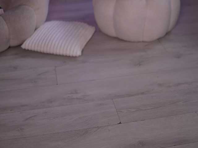 KyssaraPlay's BongaCams show and profile