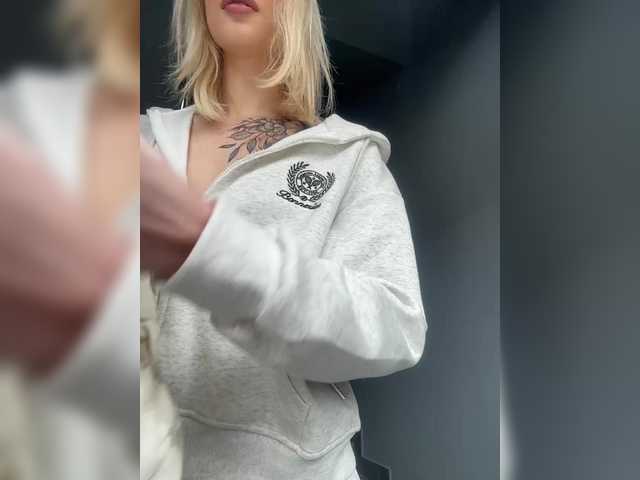 EwaBrown's BongaCams show and profile