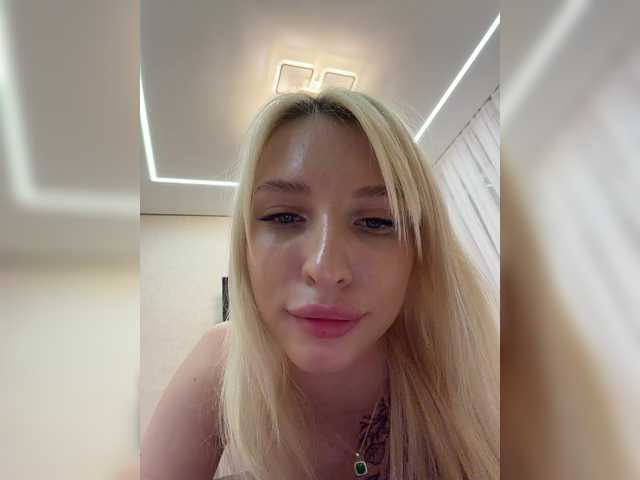 EwaBrown's BongaCams show and profile