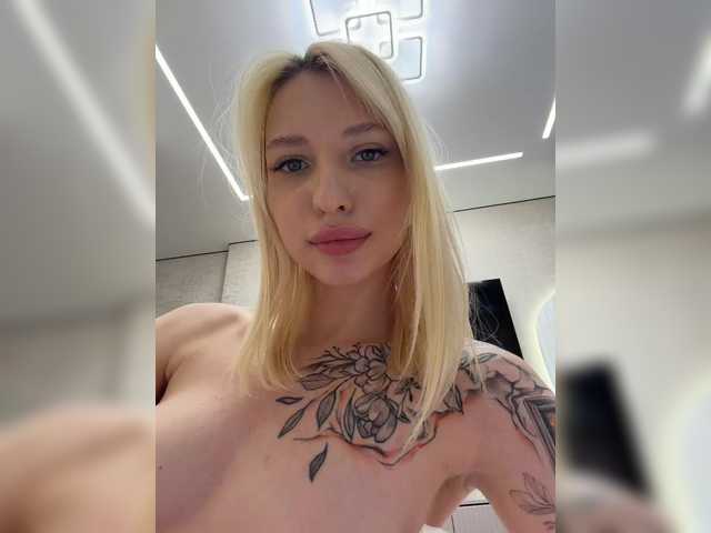 EwaBrown's BongaCams show and profile