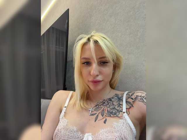 EwaBrown's BongaCams show and profile