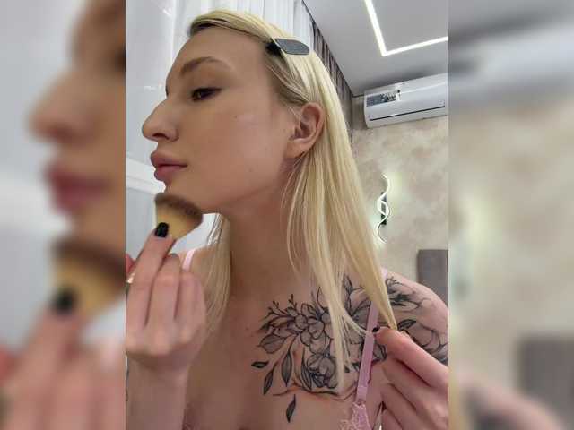 EwaBrown's BongaCams profile