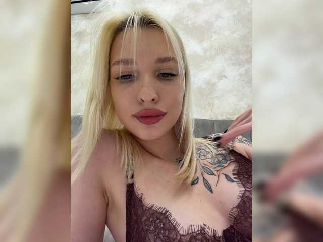 EwaBrown's BongaCams profile