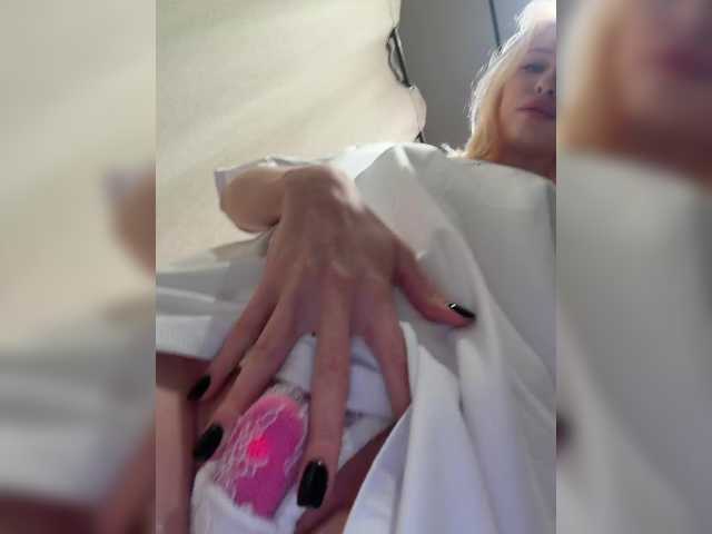 EwaBrown's BongaCams profile