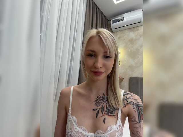 EwaBrown's BongaCams show and profile