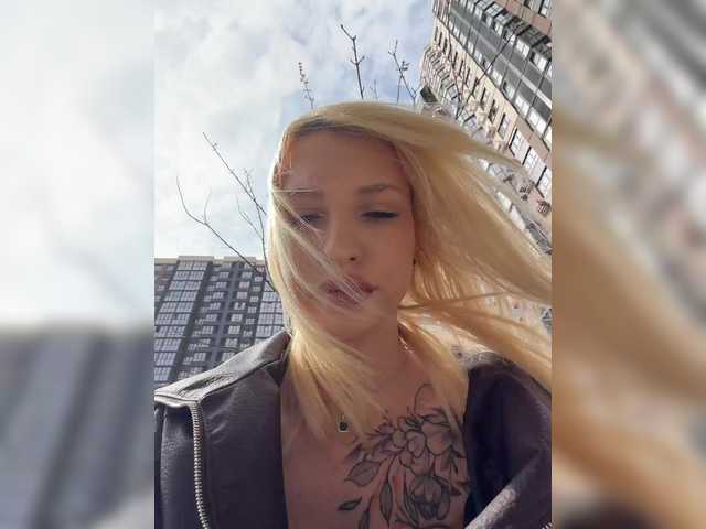 EwaBrown's BongaCams show and profile