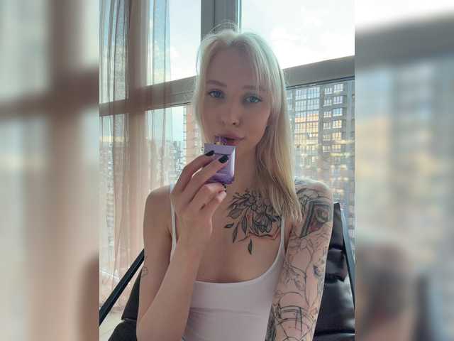 EwaBrown's BongaCams profile