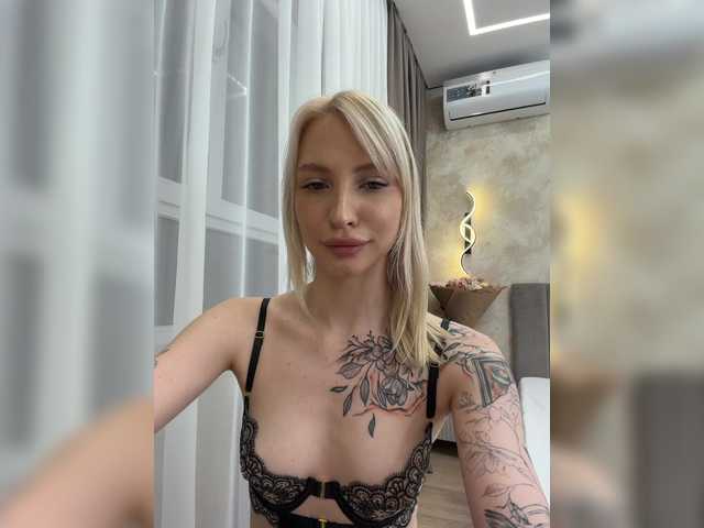 EwaBrown's BongaCams show and profile