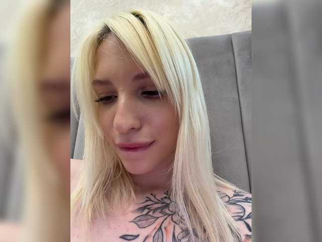 EwaBrown's BongaCams show and profile