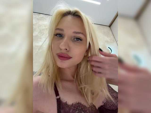 EwaBrown's BongaCams show and profile