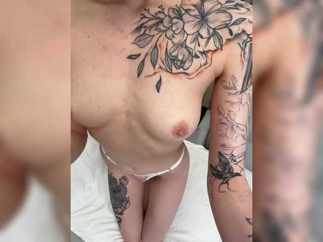 EwaBrown's BongaCams show and profile