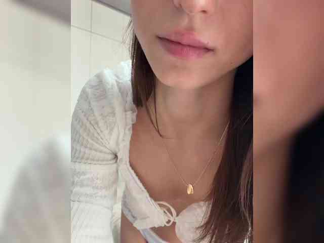 sex cam live EwaBrown