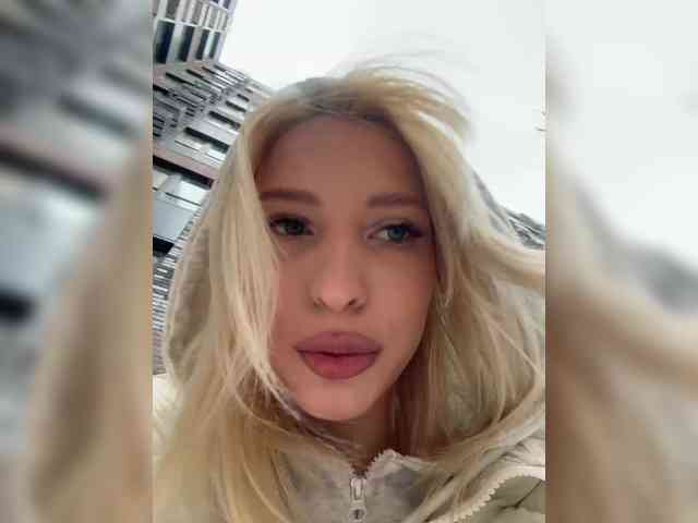 sex cam live EwaBrown