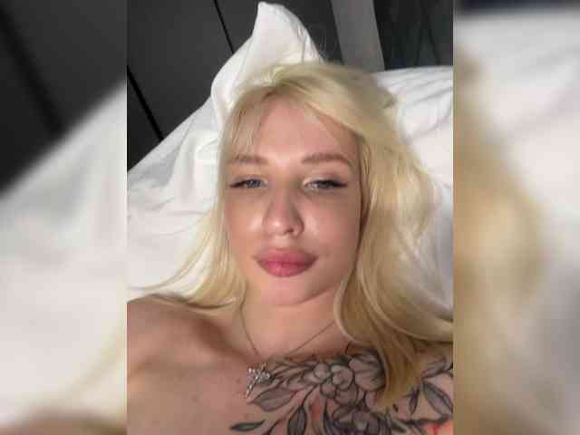 sex cam live EwaBrown