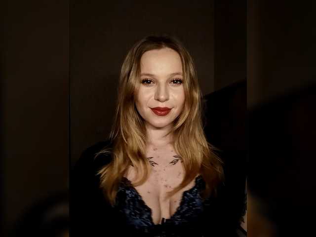 1biscuit1's BongaCams show and profile