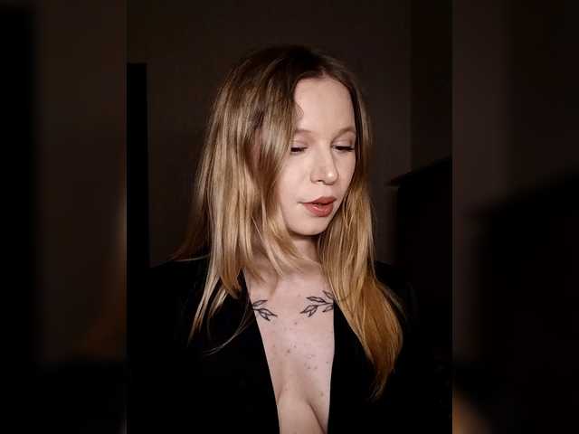 1biscuit1's BongaCams show and profile