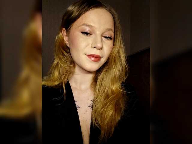 1biscuit1's BongaCams show and profile