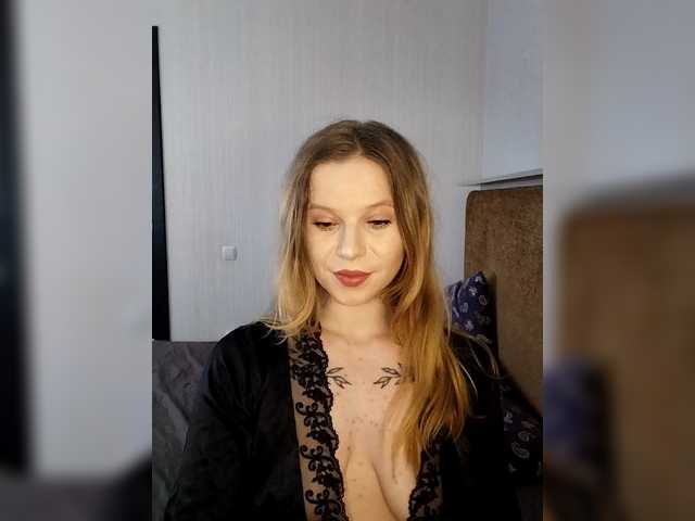 1biscuit1's BongaCams show and profile