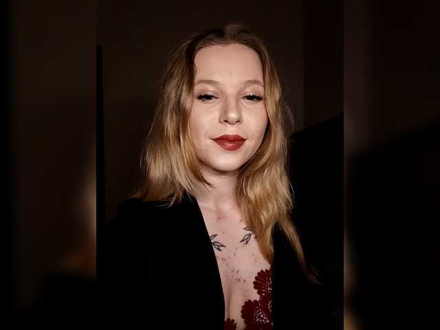 1biscuit1's BongaCams show and profile