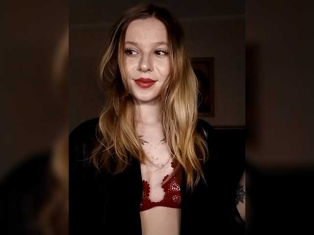 1biscuit1's BongaCams show and profile